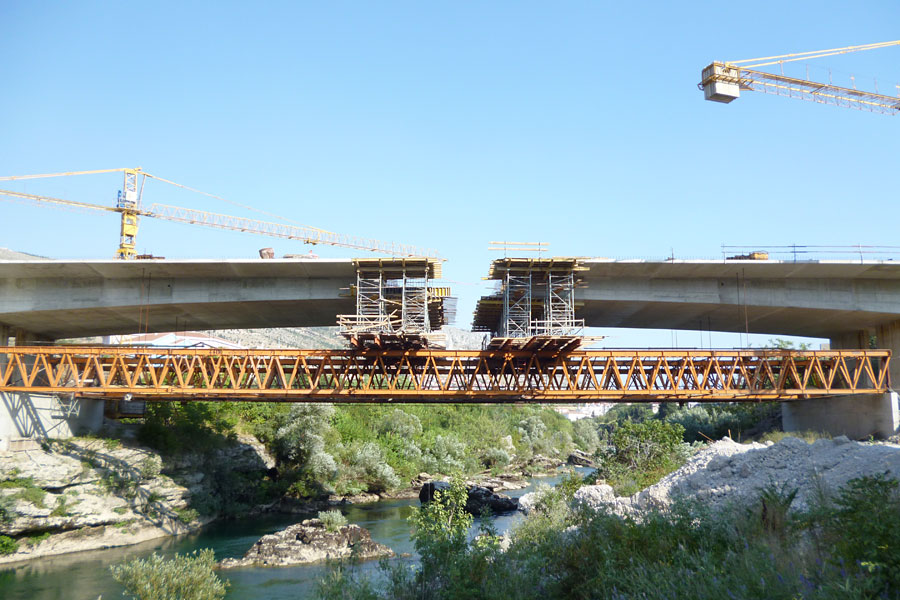 Izgradnja mosta u Sutini, preko rijeke Neretve na M17